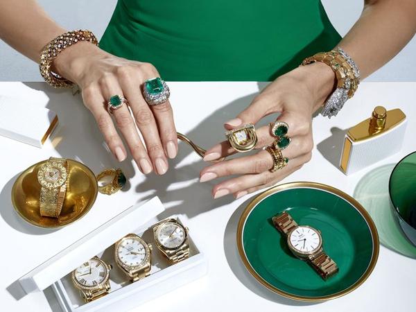 The Art of Layering: How to Mix and Match Jewellery for a Unique Look